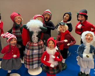 Beyers Choice Skaters and Carolers