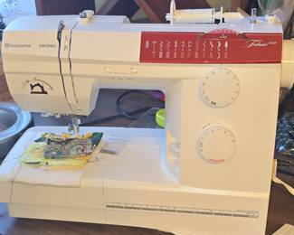 Viking Husqvarna Sewing Machine 