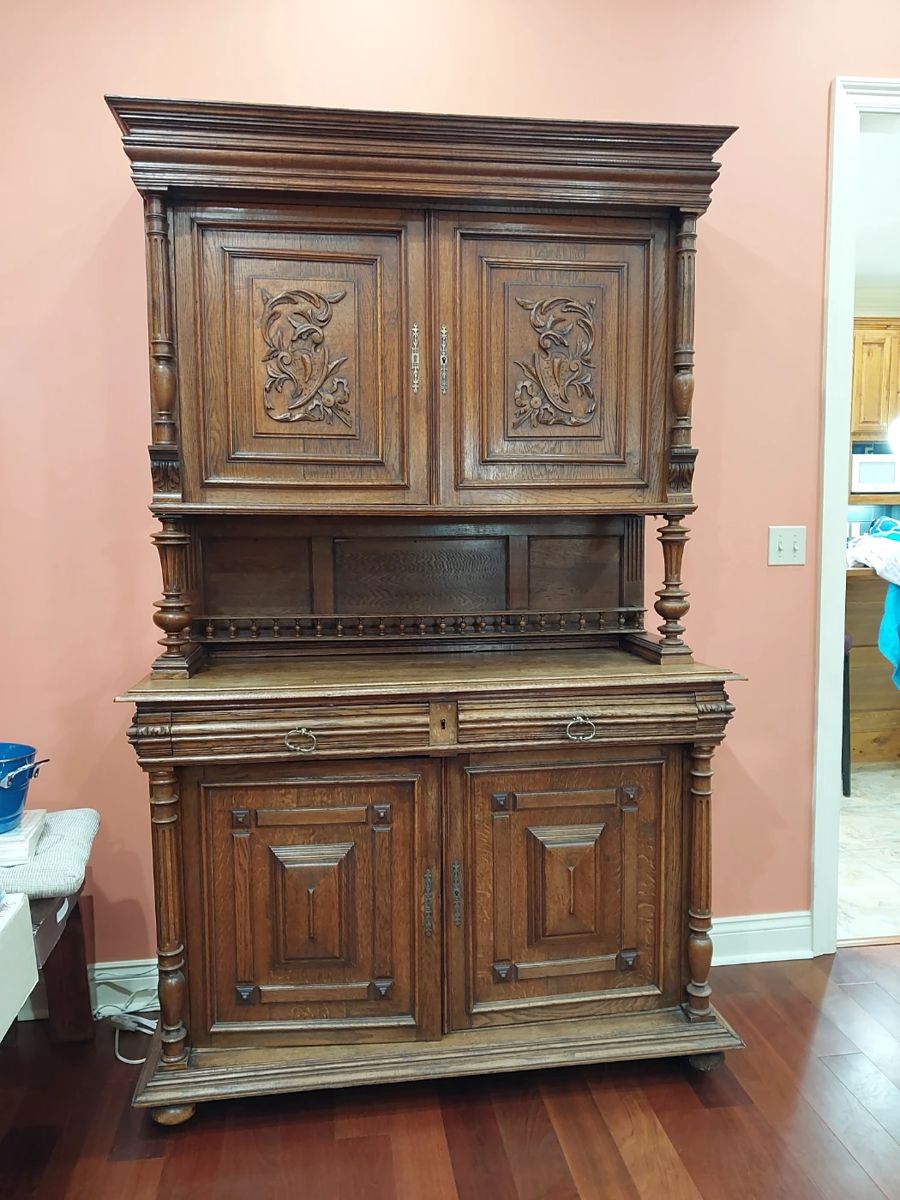 Antique Cabinet
H- 87" L- 55" D- 26"