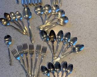 29 CombinedSetsofSilverPlateFlatwareRogersOneida