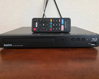 122 SANYOBluRayDiscDVDPlayerWithBuiltinWiFi