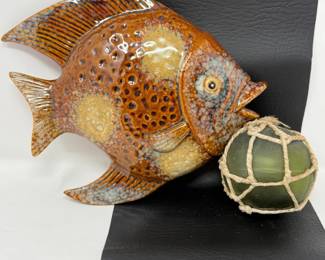 248 CeramicGoldfishWallArtWithGreenFloatinNetting