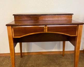 40 SolidHandmadeWritingDesk