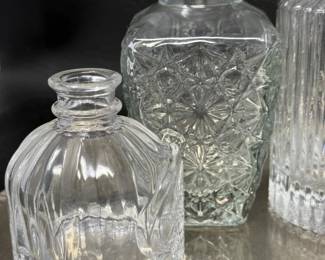 139 CrystalandGlassBudVaseCollectionPlatter