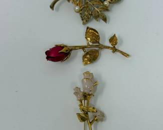 298 3VintageGoldToneBrooches