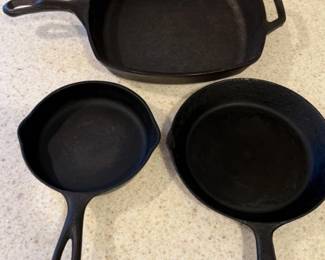 184 LodgeWagnerWareCastIronPanswithSplatterScreen