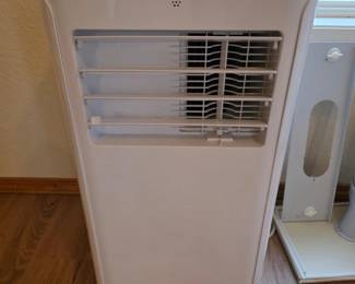 71 GEPortableRoomAirConditionerWithRemoteControl