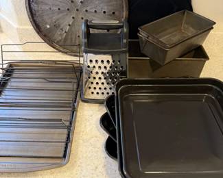 288 BakingRoastingandPizzaPans