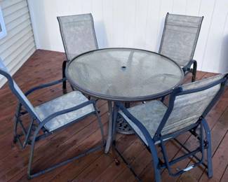 250 GlassTopExteriorDiningSetUmbrellaStand