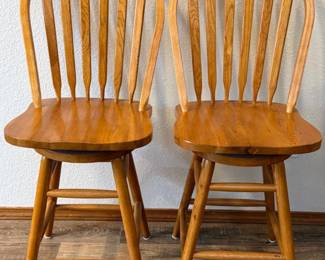 179 2SolidOakSwivelBarHeightStools