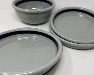 169 5PieceDanskBluestoneDinnerPlatesServingBowlSet