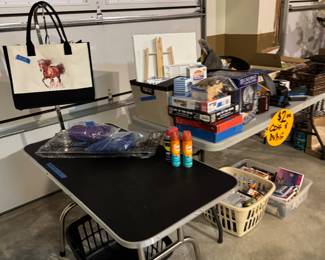 Dog grooming table new!
art and crafts items , games, office supplies 