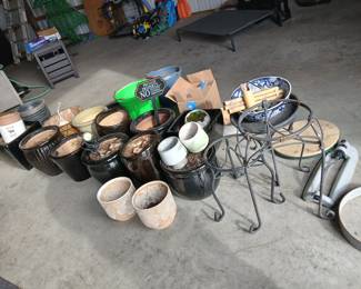 Ceramic flower pots mostly pairs of them, excellent shape 