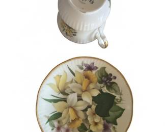 Queens China Daffodil Teacup and Saucer Set second image