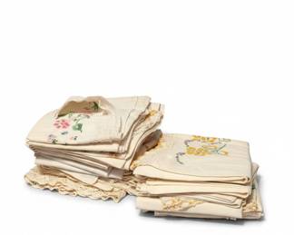 Vintage HandEmbroidered Pillowcases Set sixth image