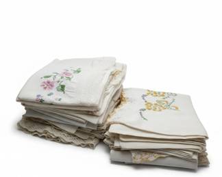 Vintage HandEmbroidered Pillowcases Set fourth image