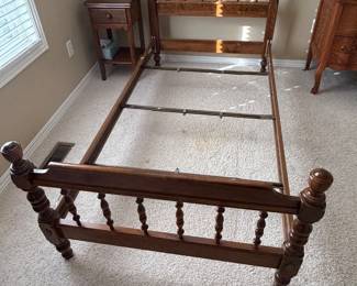 ETHAN ALLEN TWIN SIZE SOLID WOOD BED FRAME