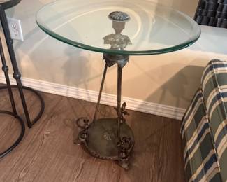 GLASSTOP SIDE TABLE WITH ORNATE METAL BASE