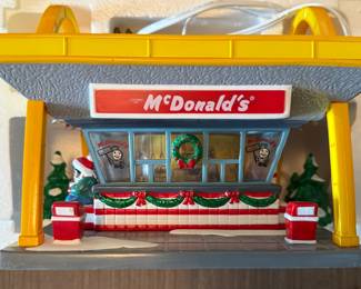 Department 56 Snow Village "McDonalds" 1997