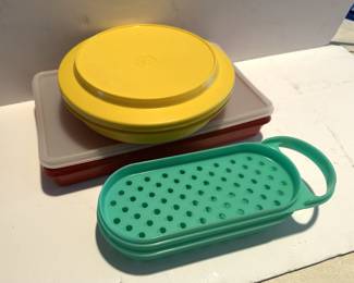 Assorted Tupperware Containers 