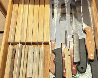 Assorted Kitchen Knives 