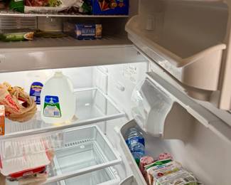 Kenmore TopFreezer Refrigerator third image