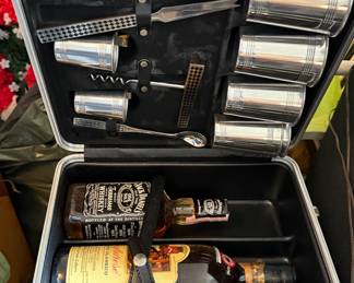 Vintage Executair Portable Bar Set