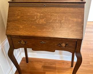 Antique Quartersawn Oak Secretary Desk with Cabriole Legs second image