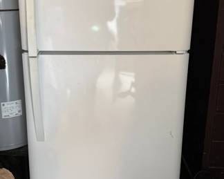 Kenmore TopFreezer Refrigerator