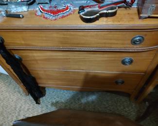 Part of blonde mahogany bedroom set