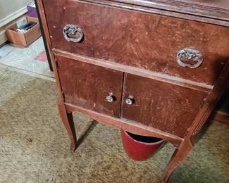 Sewing stand, needs tlc