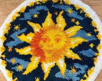 RAY OF LIGHT HOOK RUG - SO COOL!