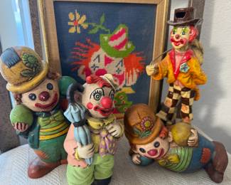 NO "CLOWNING AROUND" THIS ESCONDIDO SALE IS FANTASTIC!