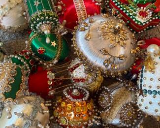 HAND BEADED CHRISTMAS ORNAMENTS - AMAZINGGGGGGG.....