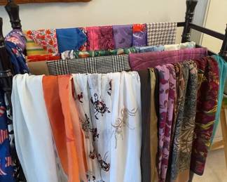 Women’s scarves 