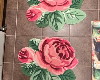 Vintage Rose Hook Rug Set