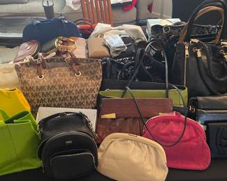 Large Collection Fashion handbags