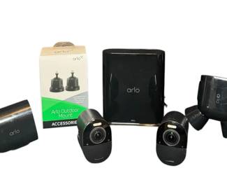 Arlo Ultra 2 4K UHD WireFree Security System with Smart Hub 