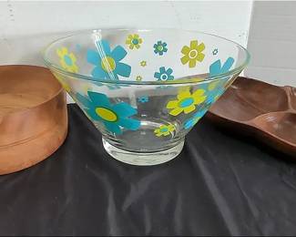 Mid Century Bowl And Wooden Dishes