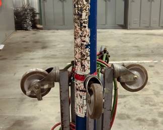 Genie Super Hoist With Hoses And Tank 