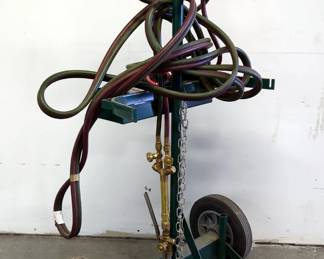 Harper Oxygen/Acetylene Welding And Cutting Cart with Torch, Gauge, And Hoses 