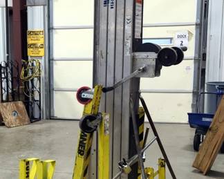 Sumner Contractor Lift with Outriggers & Plywood Platform, Model 2124 