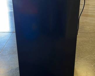 Igloo Mini Refrigerator Model FR320I-B-BLACK