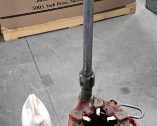 Ridgid 141 Pipe Threader, For 2 1/2" To 4" Threads 