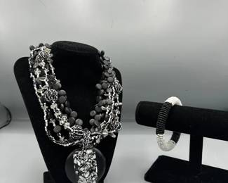 Black And White Beaded Necklace And Bracelet Set
