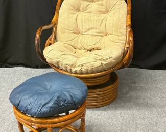 Vintage Style Rattan Swivel Chair with 2 Stools