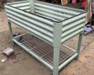 Green Metal Raised Garden Bed Planter __ SPECIAL PICKUP INSTRUCTIONS  READ BEFORE BIDDING ____