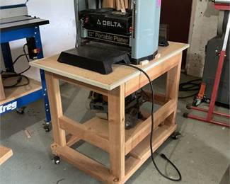 Delta 22-540 12" Portable Planer on Rolling Stand __ SPECIAL PICKUP INSTRUCTIONS  READ BEFORE BIDDING __