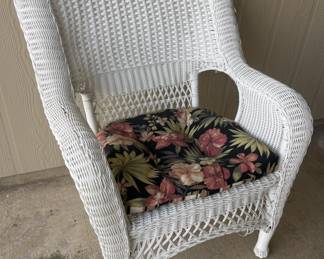 Antique Style White Plastic Wicker Patio Chair