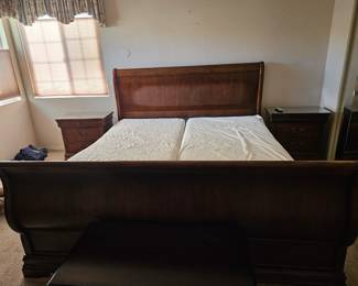 Queen adjustable bed (2 singles)